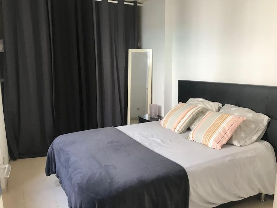 Appartement Avec Terrasse Centre De La Bastide Carcassonne Eksteriør bilde